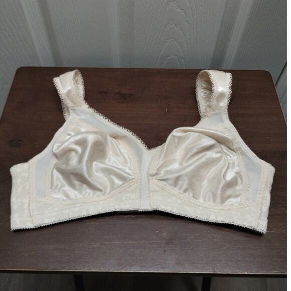 Lot of 2 Playtex Size 36C Beige 18 Hour Ultimate Shoulder Comfort Wireless Bra - Picture 4 of 10
